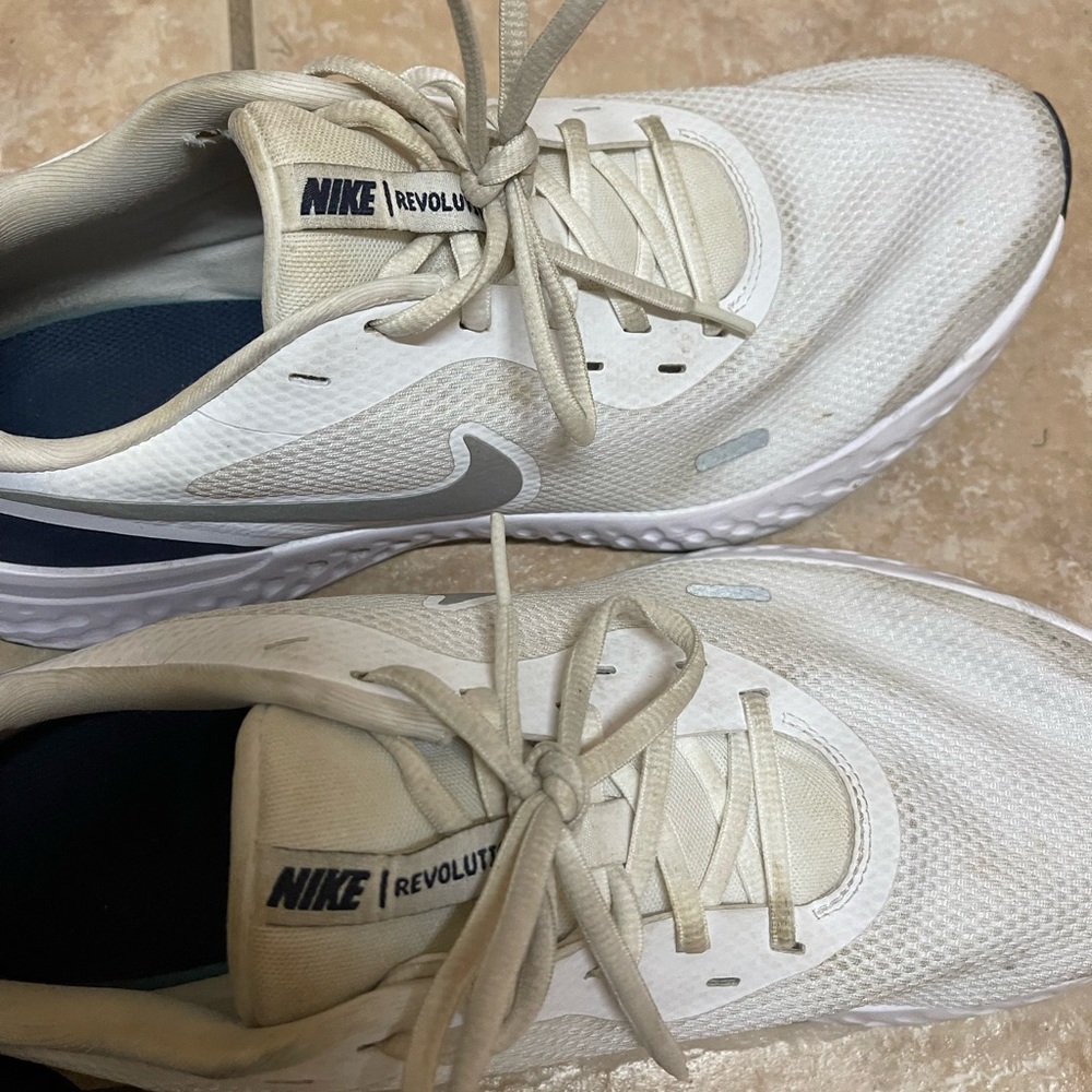 Nike Revolution men's shoes